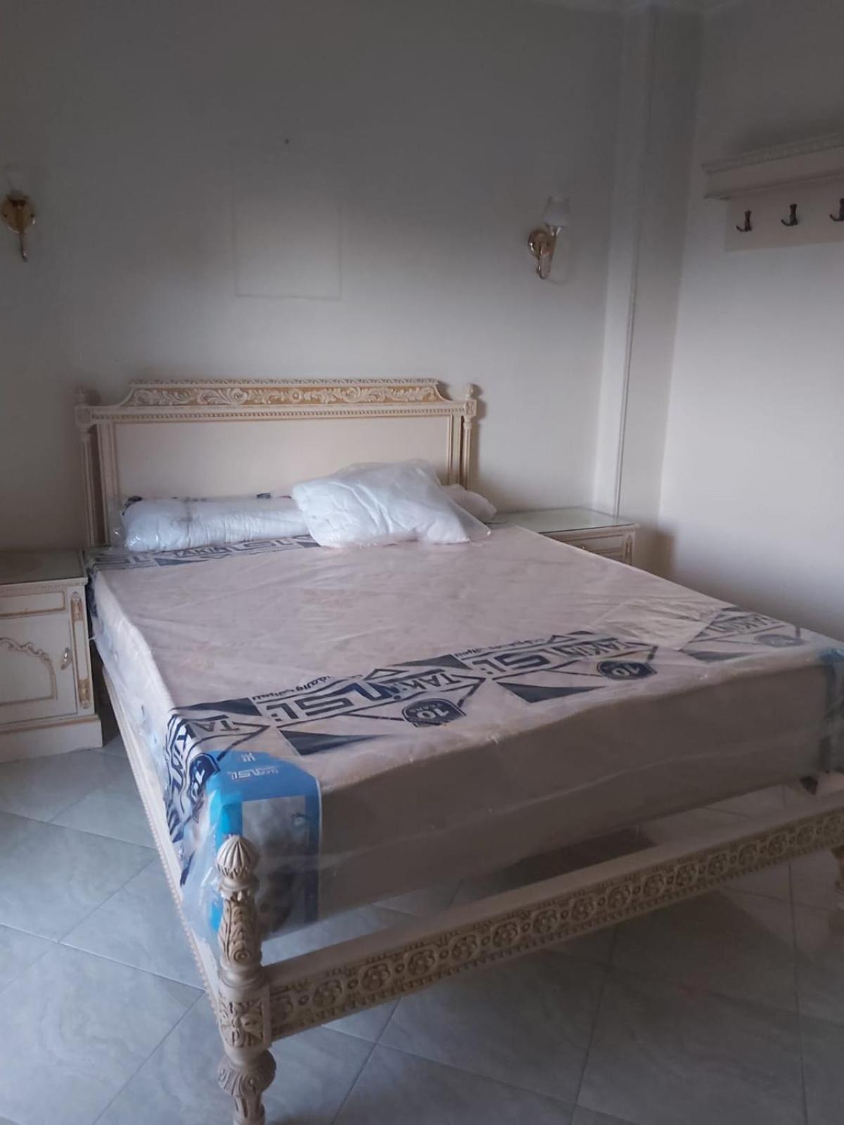 شقه للايجار مفروشه 260 م شارع جامعة الدول العربية الرئيسي المهندسين Apartment *