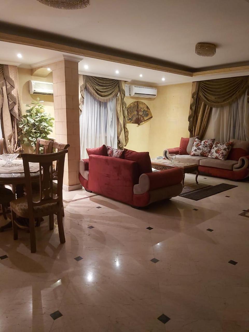 شقه للايجار مفروشه 260 م شارع جامعة الدول العربية الرئيسي المهندسين Apartment Cairo